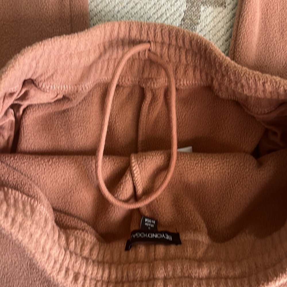 Beyond Yoga polar fleece jogger sweatpants - Picture 10 of 12